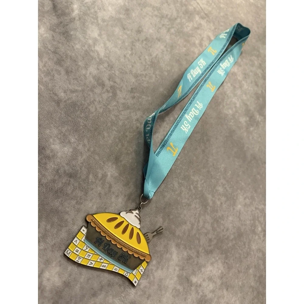 FitFam The Puppy Run Running Medal w/ Lanyard White Paw Prints, Bones. Lot of 8